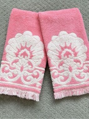 Sears Pink and White Cotton Fringe Hand Towels - Floral Damask